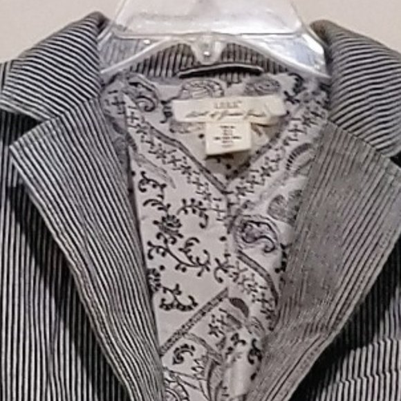 L.O.G.G. By H & M - Blazer Blue and White Stripes  with Revers Collar Pre Owned - Picture 2 of 11